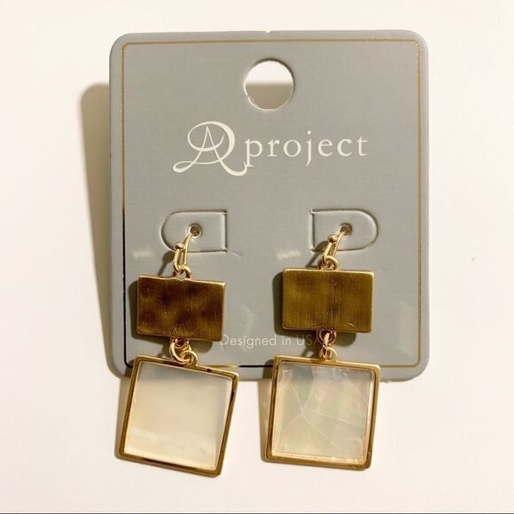 Elegant Gold Mother of Pearl Square Drop Earrings - Picture 1 of 5